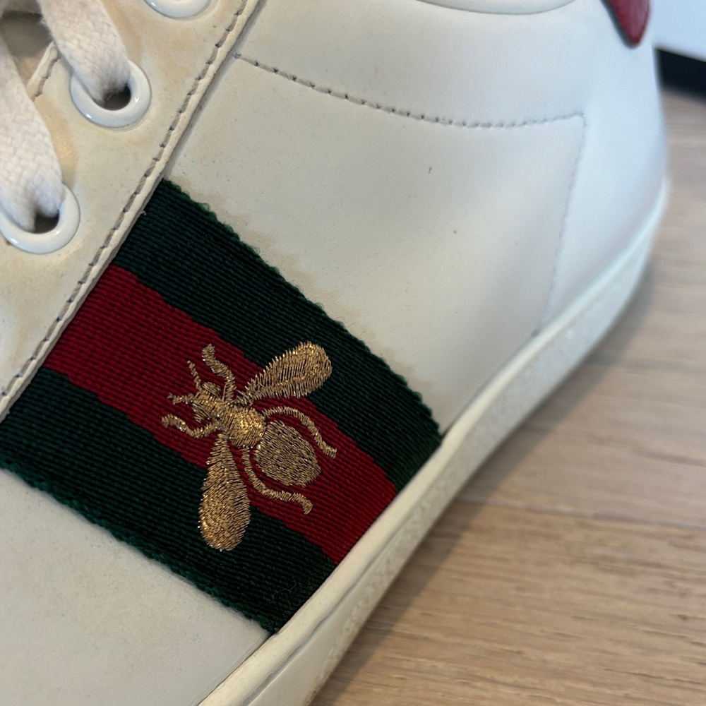 Gucci ACE Women's White Sneakers with Red and Green Details - Picture 5 of 11